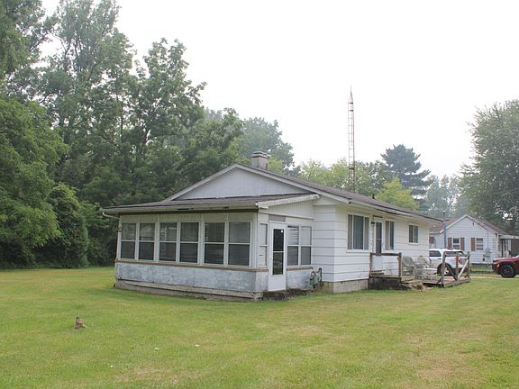 3rd image of 919 Charles St