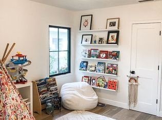 8005 McConnell Ave, Los Angeles, CA 90045