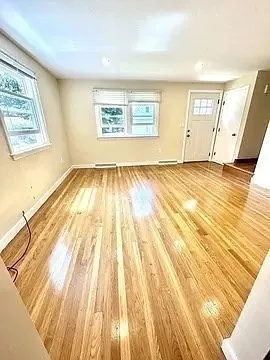 2 bed, 1.0 bath, 1000 sqft, $3,100 — Photo 3