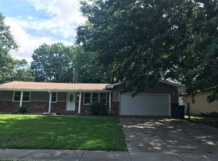 1506 S Saint Charles Ave, Springfield, MO 65804