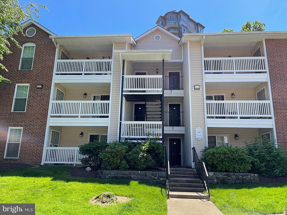 1st image of 1509 Lincoln Way APT 304