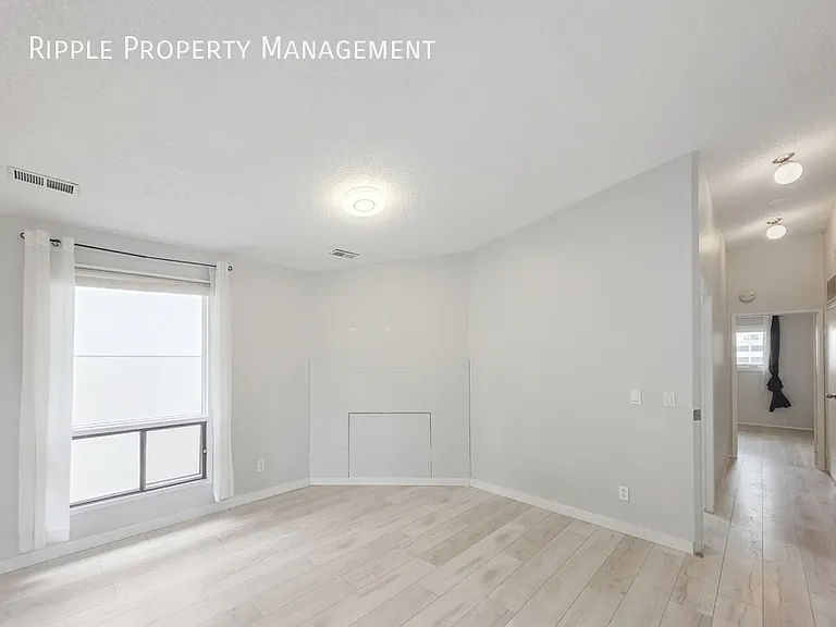 4534B Stanley Rd SW #UPPER — Photo 4