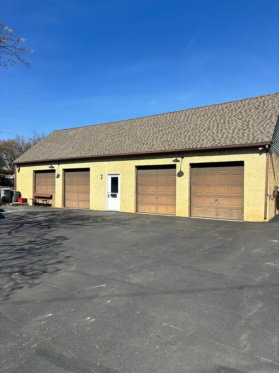 Building Photo - 132 Fair Oaks Ave