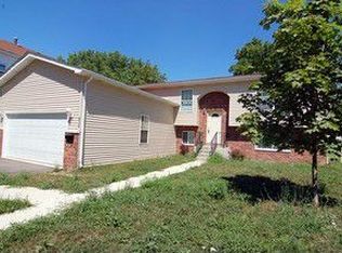 812 13th St, North Chicago, IL