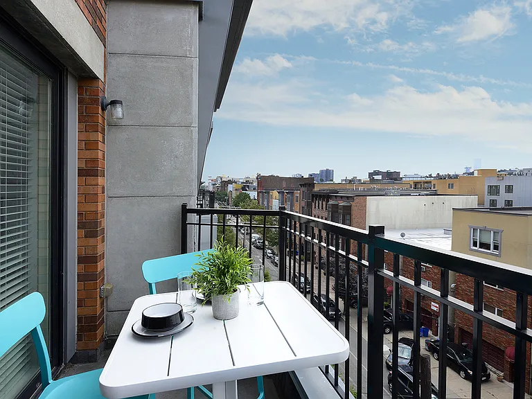 619 Adams St — Photo 7