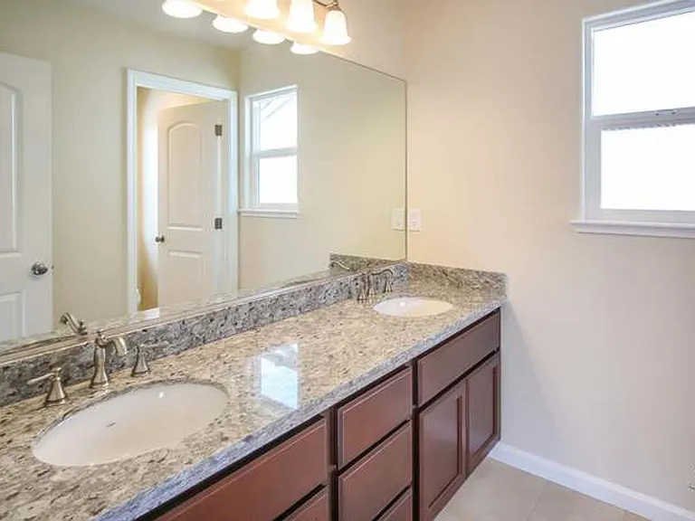 290 Slate Ave — Photo 19