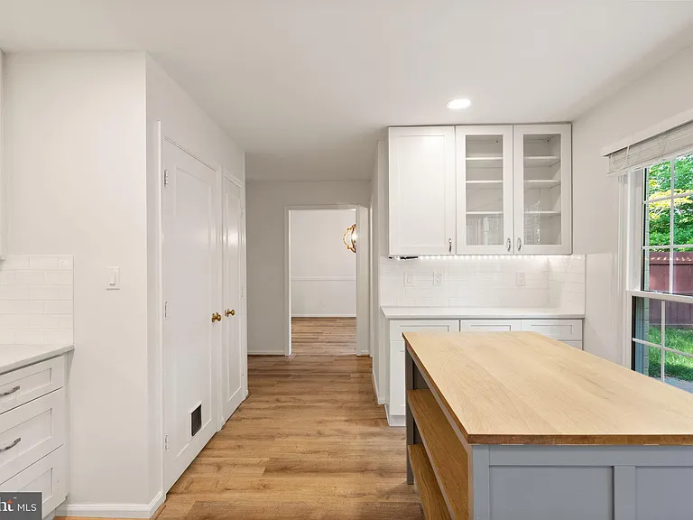 8330 Wickham Rd — Photo 18