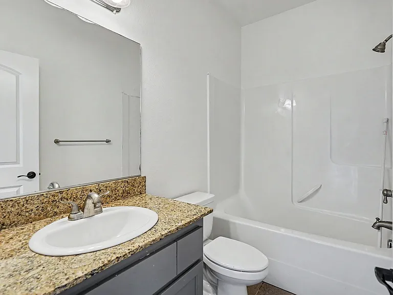 2495 Benjamin Ave NW — Photo 22