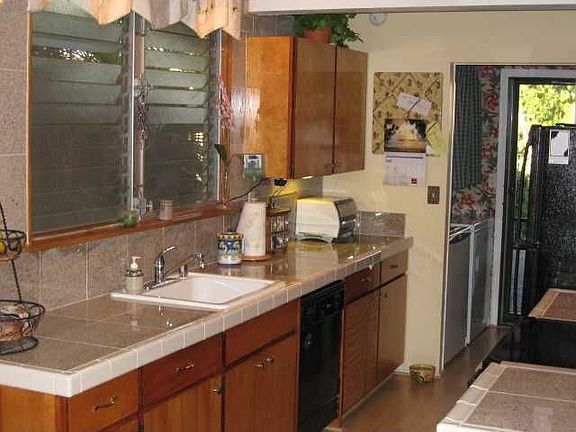 Kitchen, granite countertops