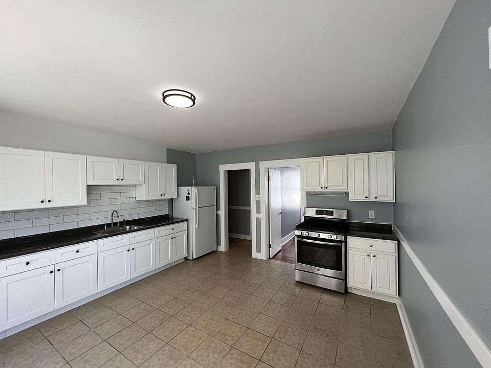 1st image of 74 Derby St Floor 1