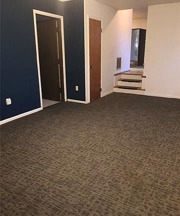 2nd image of 115 Glenn Cir
