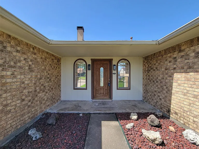 409 S Travis St — Photo 3