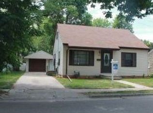 1097 Saint Paul St, Green Bay, WI 54304