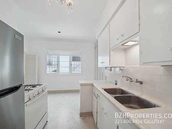 5th image of 140 S Elm Dr #1A