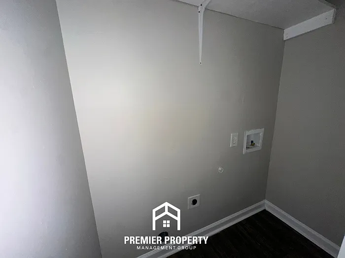 2105 Woodfield Park Rd — Photo 7