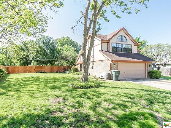 3rd image of 408 S Brook Dr
