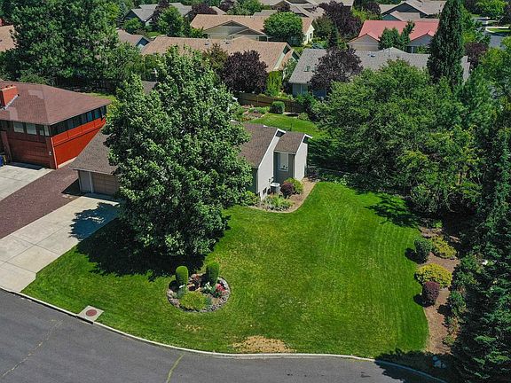3rd image of 2601 S Hargreaves Ct