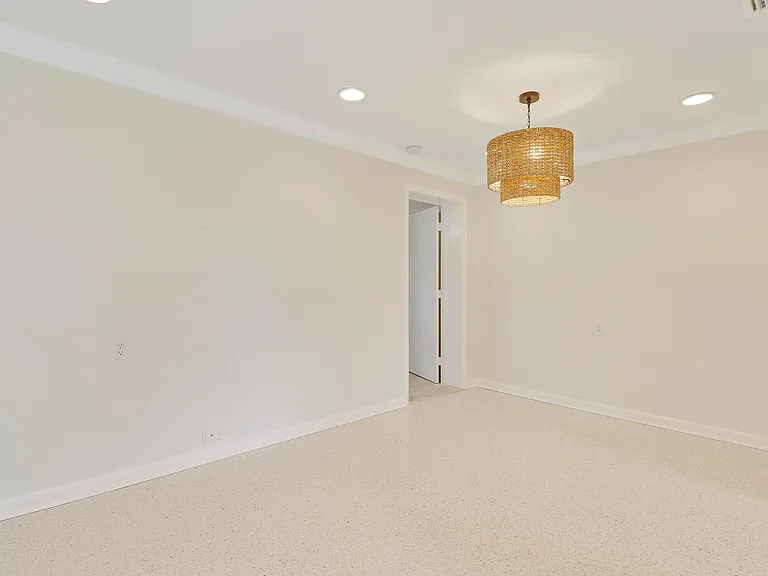 1600 Venus Ave — Photo 6