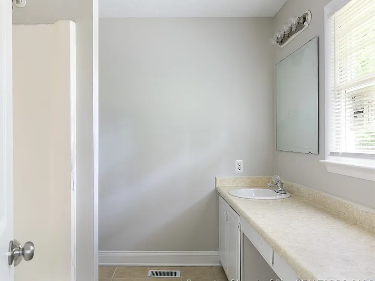 6714 Seaford Dr — Photo 18