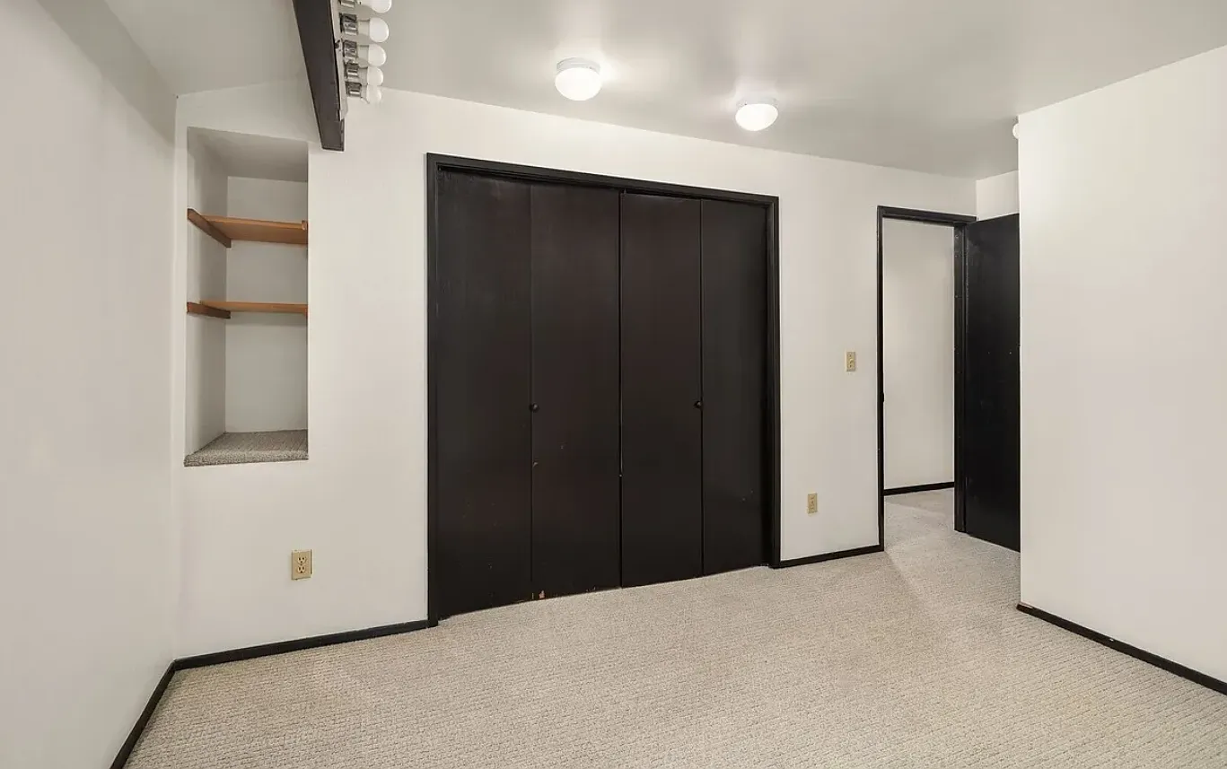 4 bed, 2640 sqft, $4,350 — Photo 1