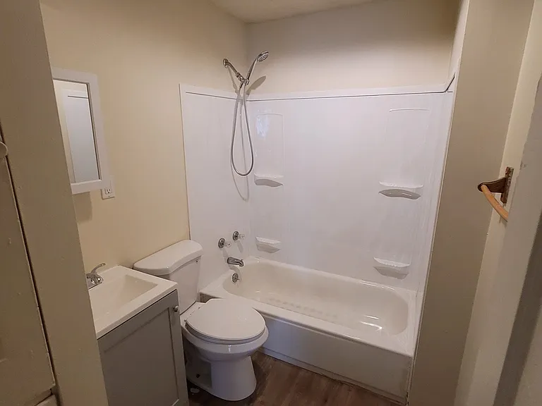 8001 Force Ave #UP — Photo 10