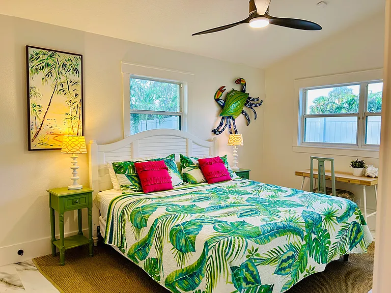 608 Key Royale Dr — Photo 9