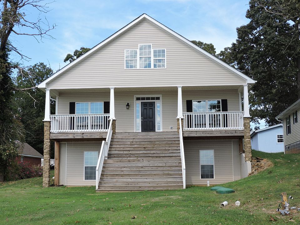 1st image of 205 Holiday Dr