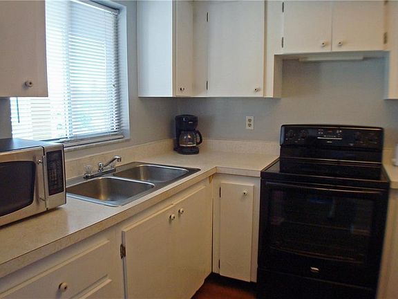 3rd image of 3626 Lake Bayshore Dr #K-304