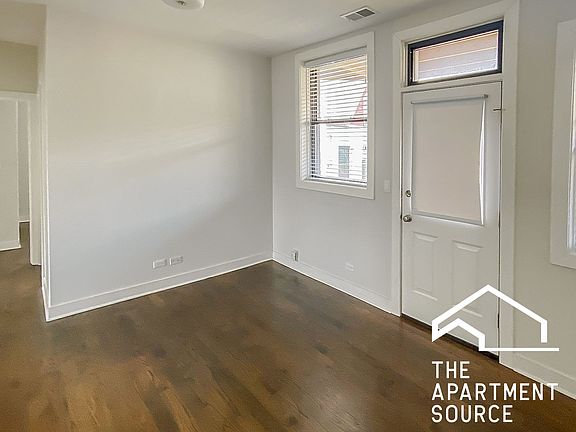 5th image of 1610 W Belle Plaine Ave #2N