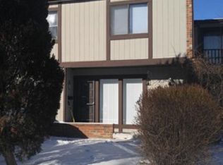 484 Poplar Dr, Wheeling, IL 60090