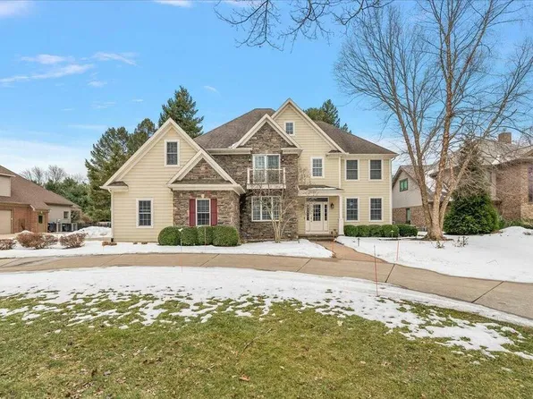 2664 Austin Trl, Saint Joseph, MI 49085