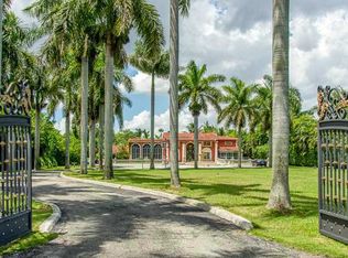 7885 Sunset Dr, Miami, FL 33143