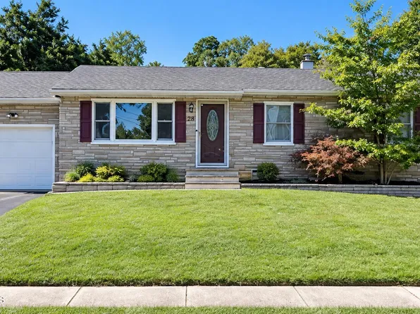 28 Woodside Drive, Howell, NJ 07731