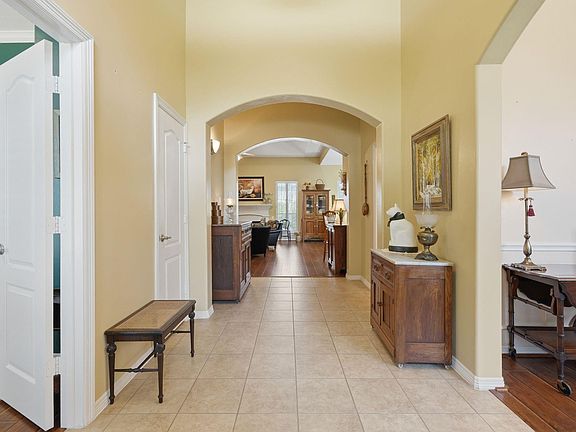 4th image of 4806 Kings Way