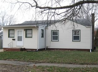 11 N Seymour St, Sullivan, IL 61951