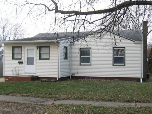 11 N Seymour St, Sullivan, IL 61951