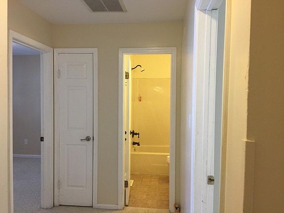 4th image of 11 Sparrow Ct #11