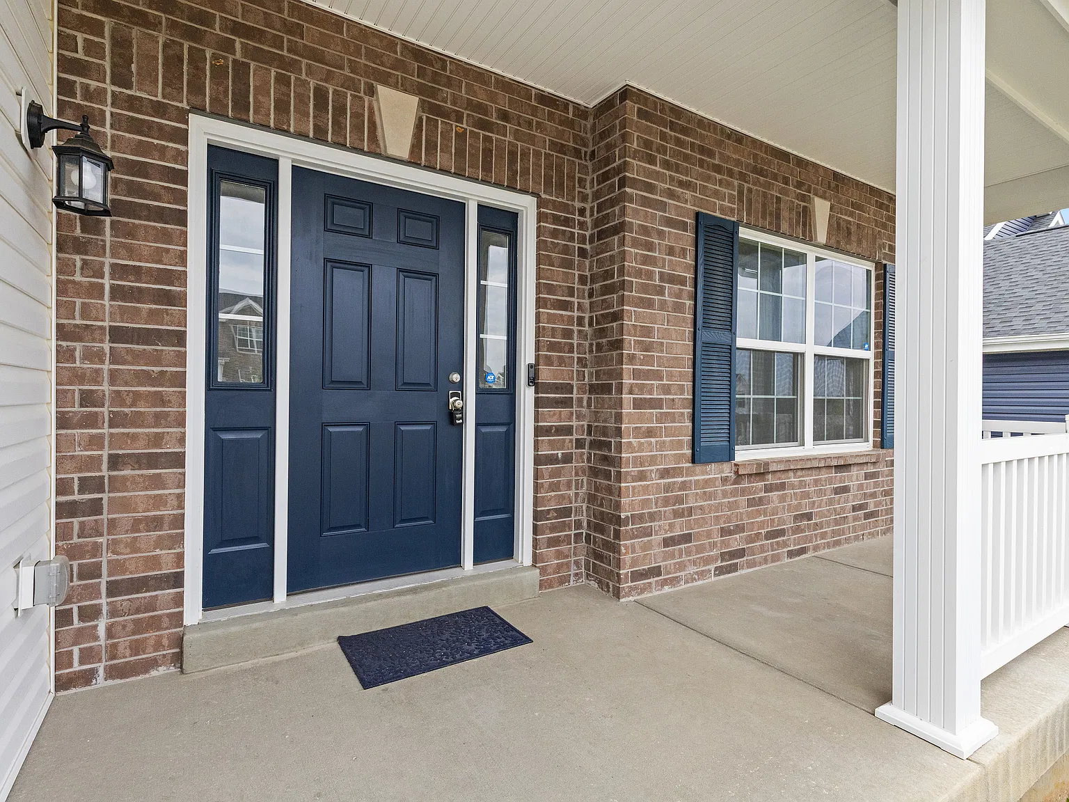 4 bed, 2548 sqft, $2,950 — Photo 2