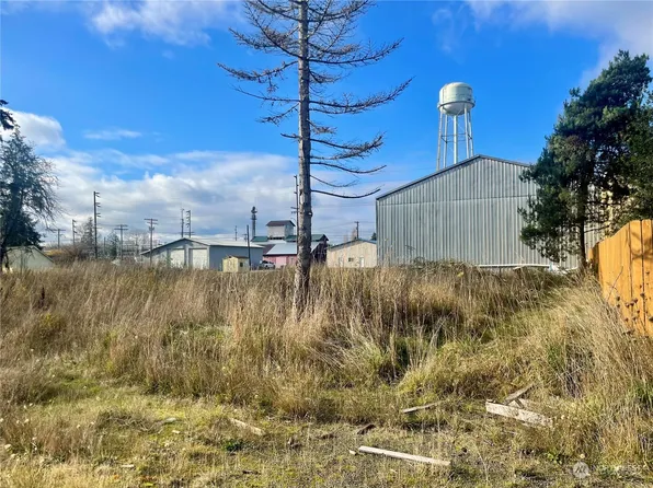 111 4th Avenue SE, Chehalis, WA 98532