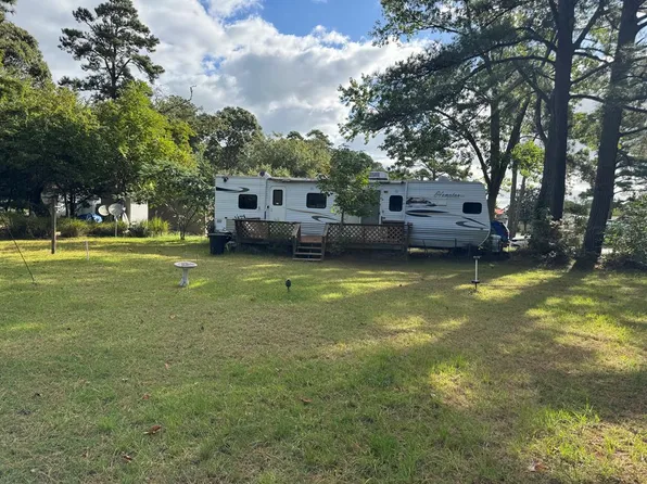 14 & 15 Blue Point Ct #14/15, New Church, VA 23415