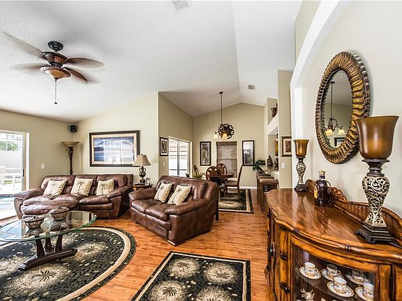 5th image of 11449 Cypress Park St