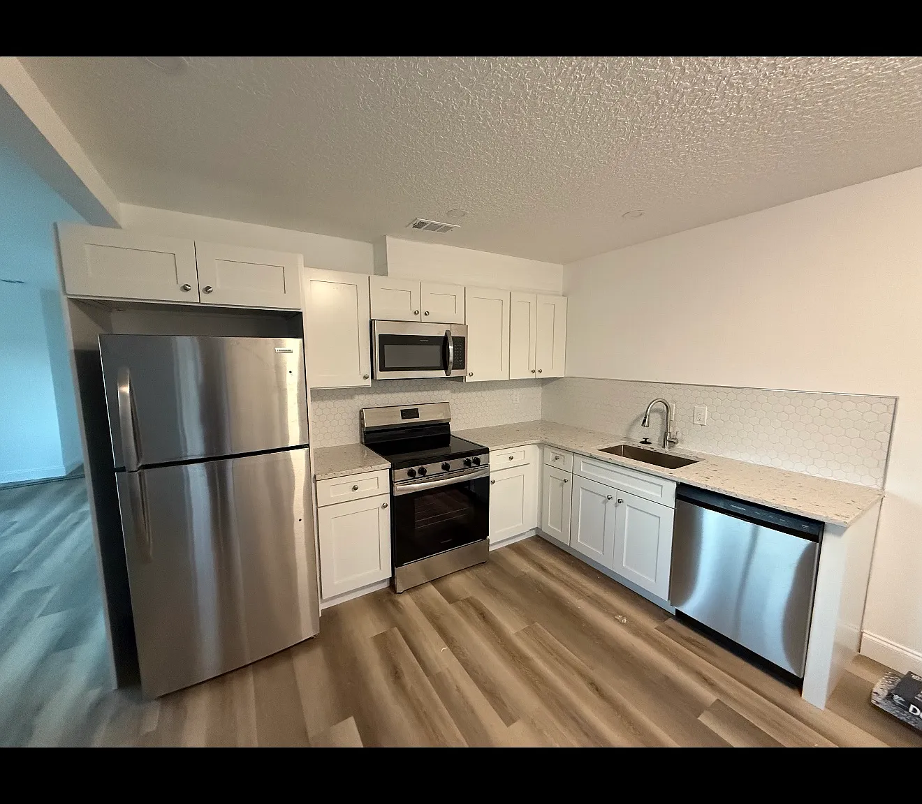 40 Colony St — Photo 3