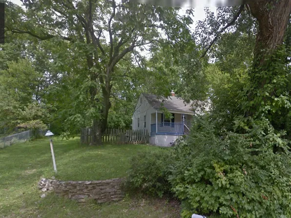 618 NE 37th St, Kansas City, MO 64116