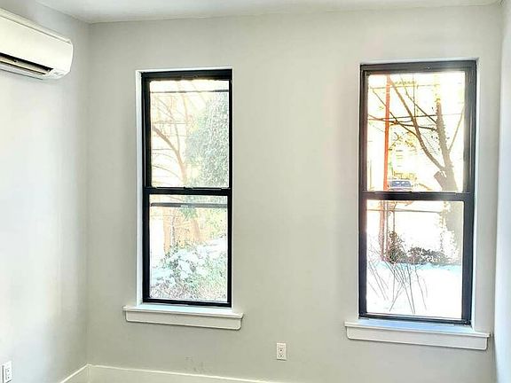 3rd image of 355 Marion St #3R