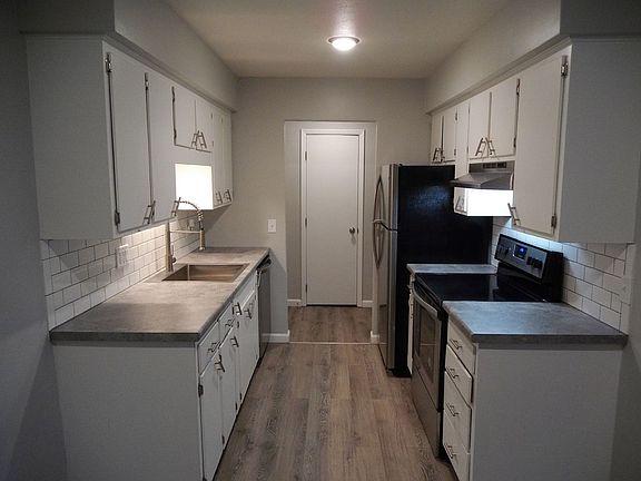4th image of 133 W 35th St #105