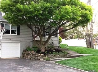 6 Bayview Pl, Locust Valley, NY 11560