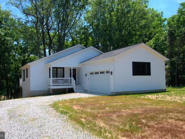 181 Haulover Dr, Montross, VA 22520