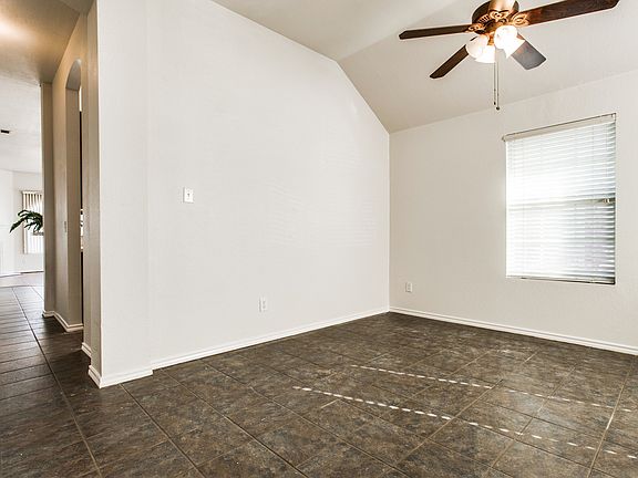 5th image of 1689 Yellowstone Ave