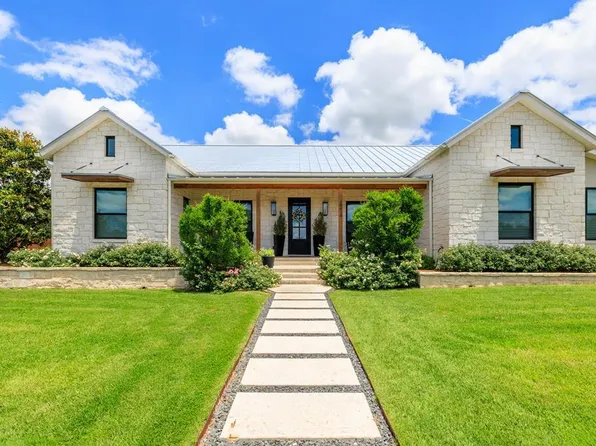 2214 Stone Mdw, Fredericksburg, TX 78624