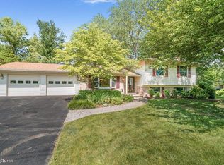 17817 Cliffbourne Ln, Rockville, MD 20855